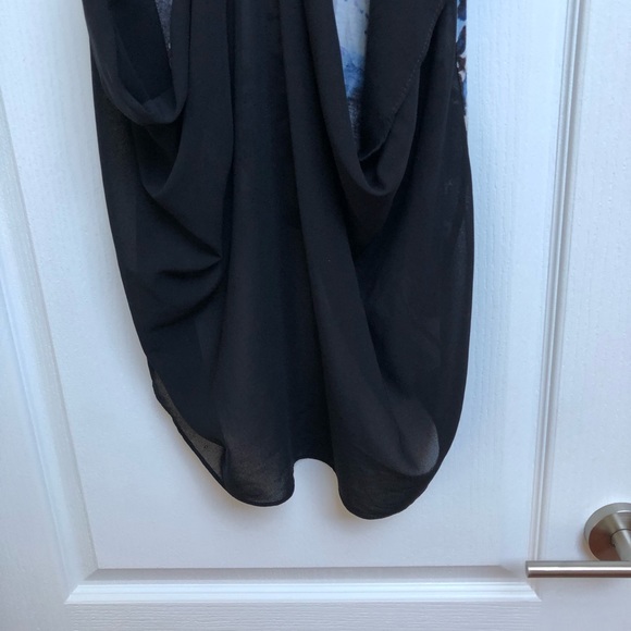 Painted Threads High-Lo Floral Top With Open Back - Picture 9 of 11